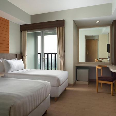 Vega Hotel Gading Serpong Exteriör bild