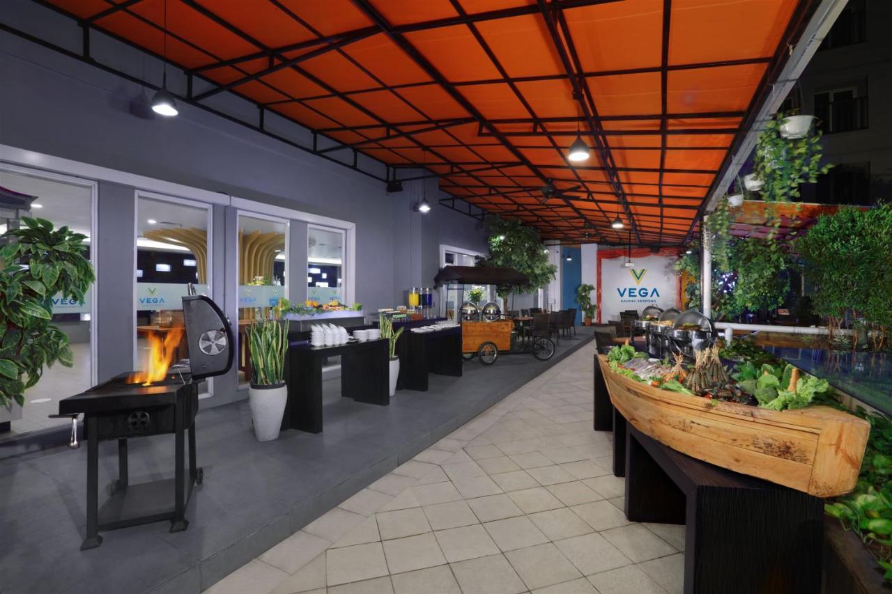 Vega Hotel Gading Serpong Exteriör bild