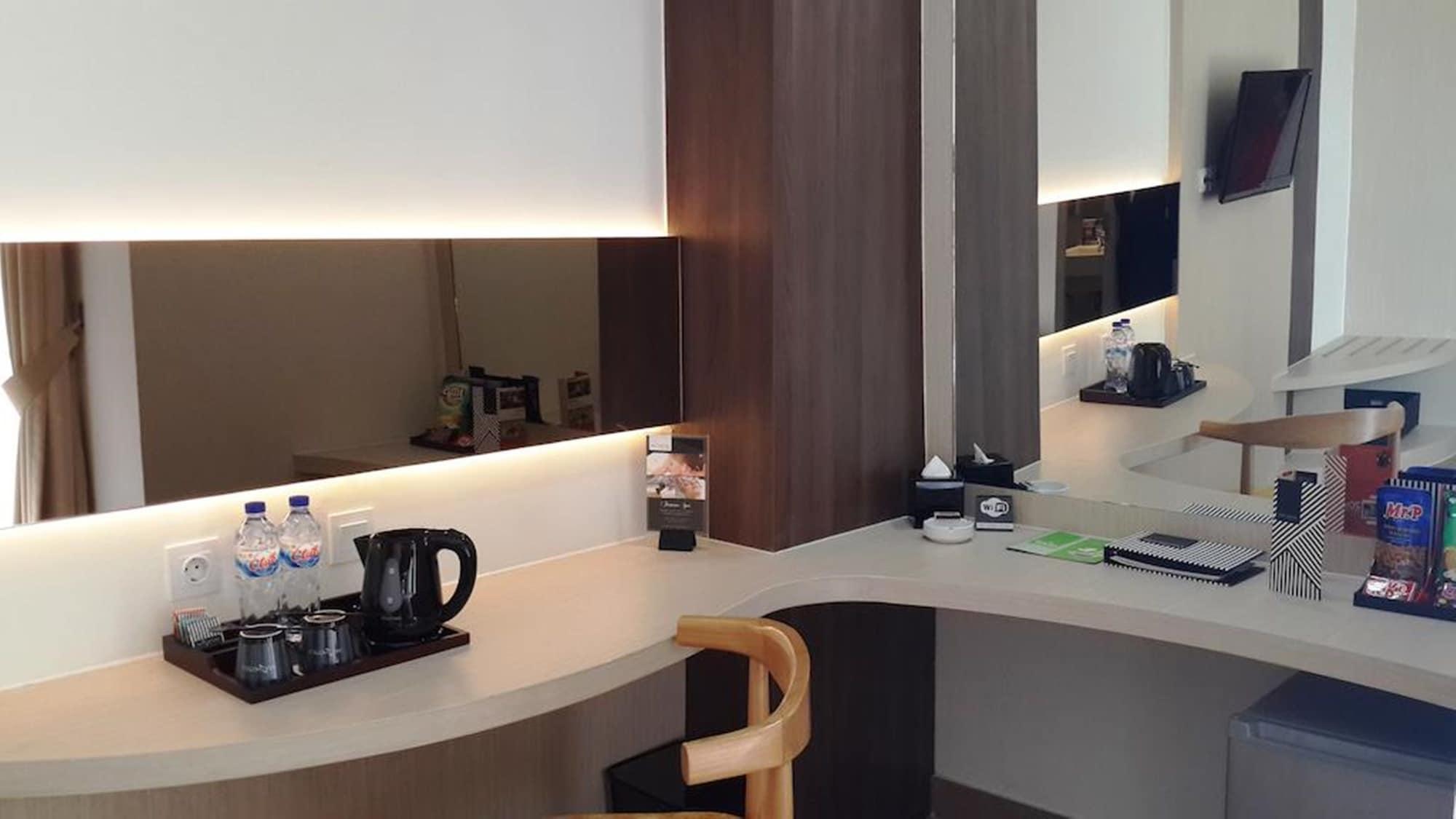 Vega Hotel Gading Serpong Exteriör bild
