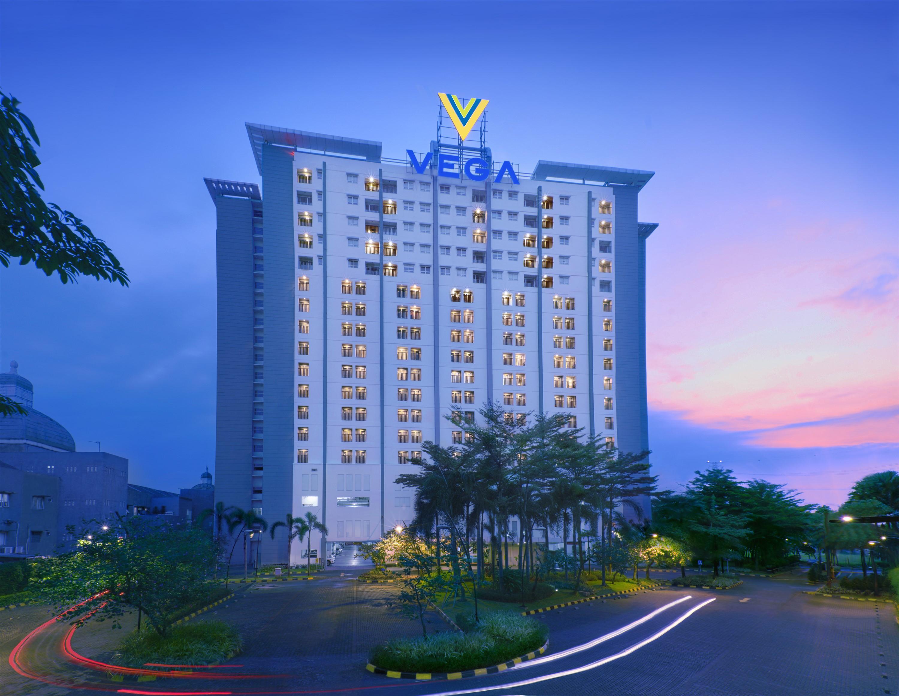 Vega Hotel Gading Serpong Exteriör bild