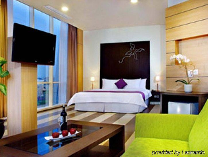 Vega Hotel Gading Serpong Exteriör bild