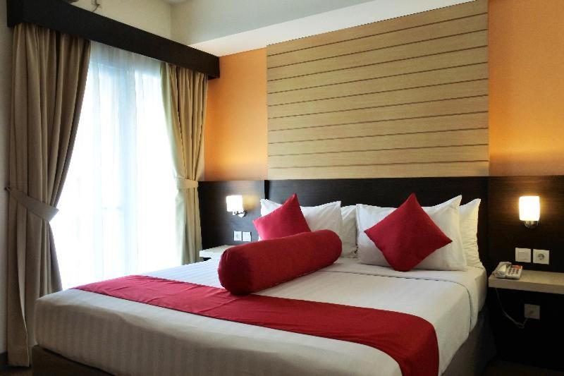 Vega Hotel Gading Serpong Rum bild