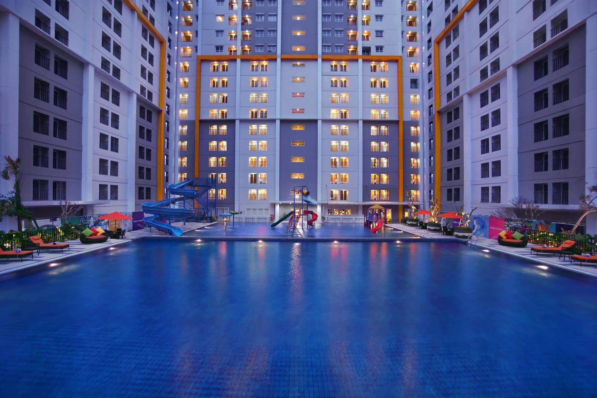 Vega Hotel Gading Serpong Exteriör bild