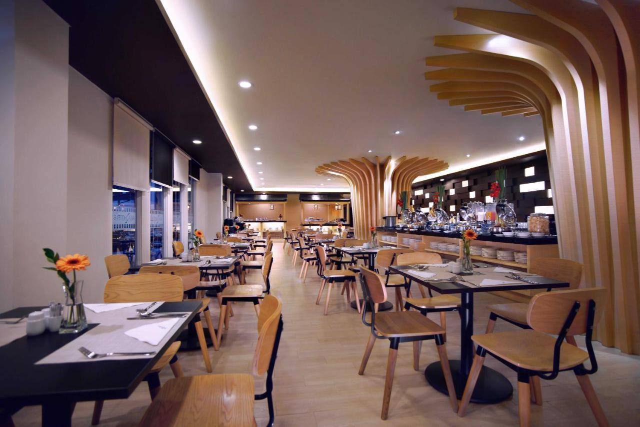Vega Hotel Gading Serpong Exteriör bild