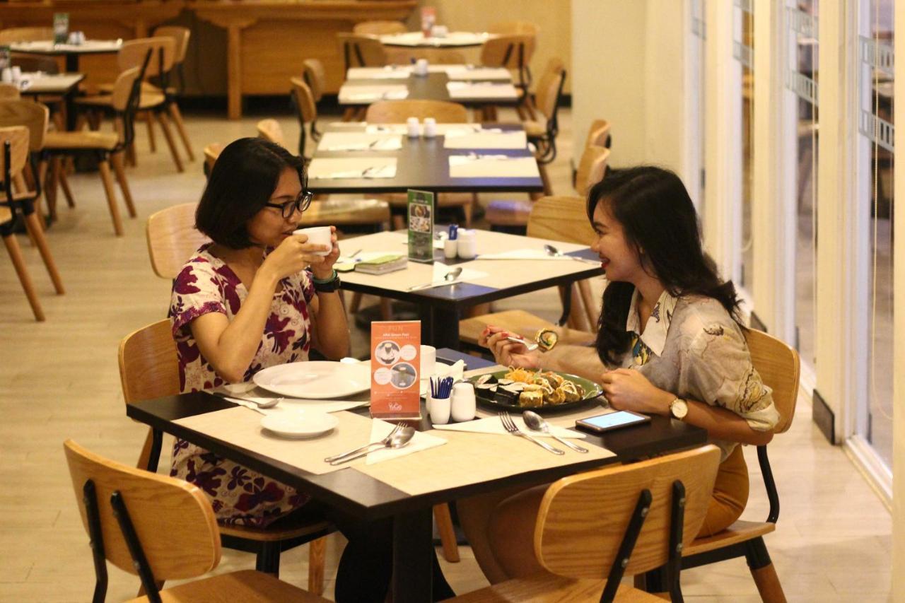 Vega Hotel Gading Serpong Exteriör bild