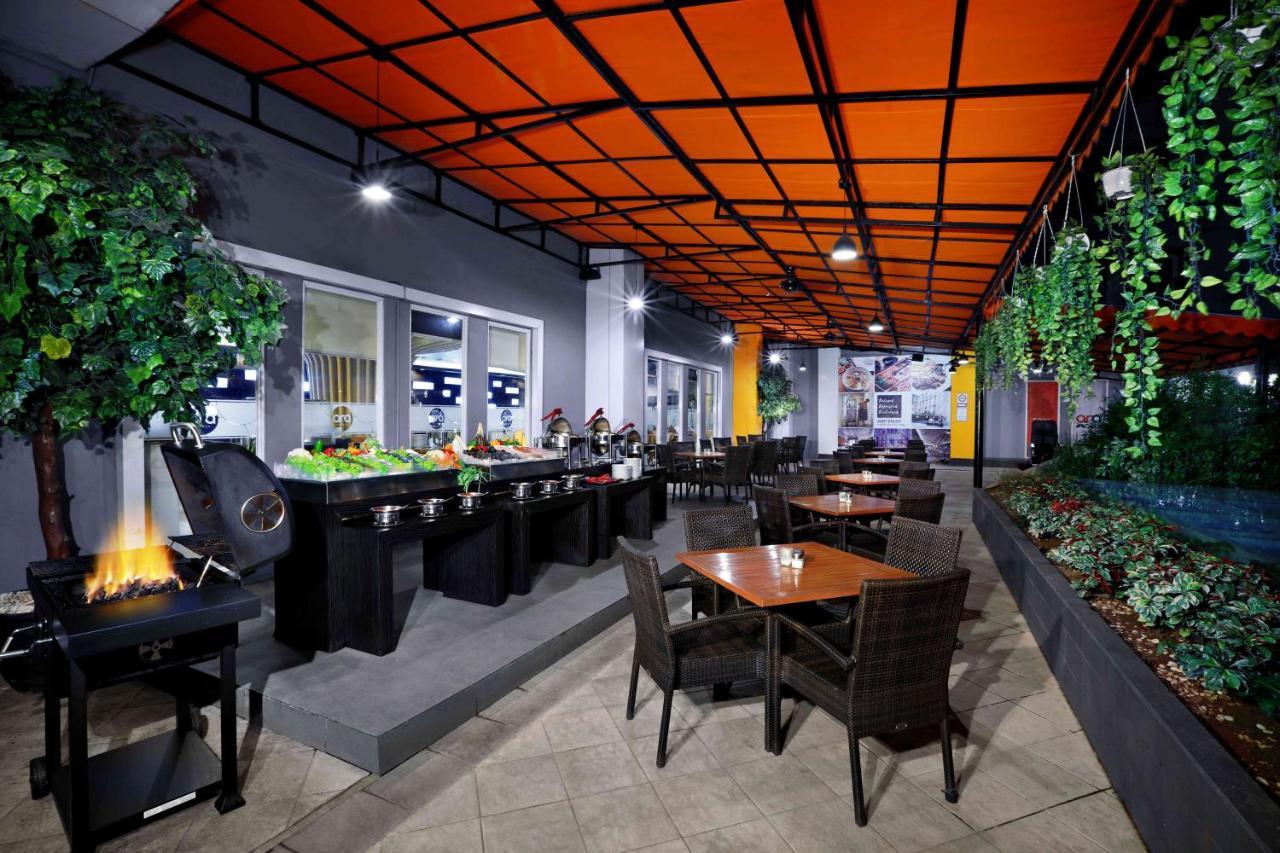 Vega Hotel Gading Serpong Exteriör bild